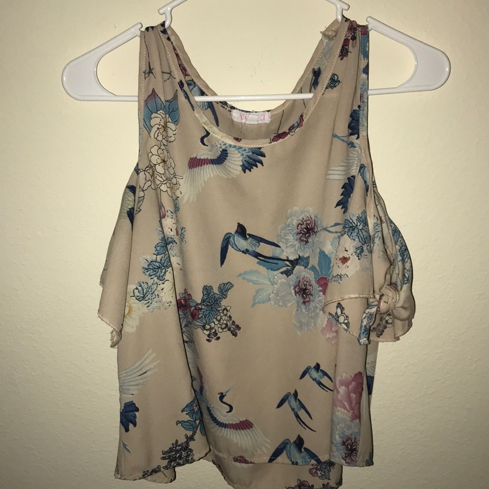 A’gaci Cold-Shoulder Top